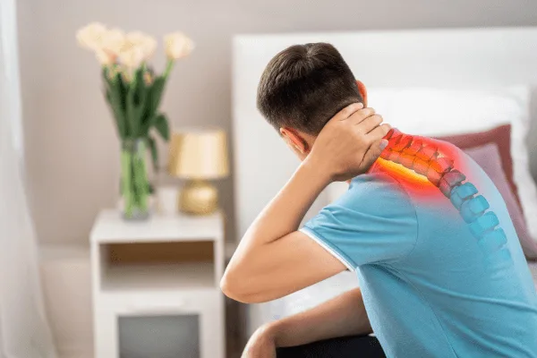 Đau cổ khi nào đáng lo? 8 dấu hiệu không nên bỏ qua